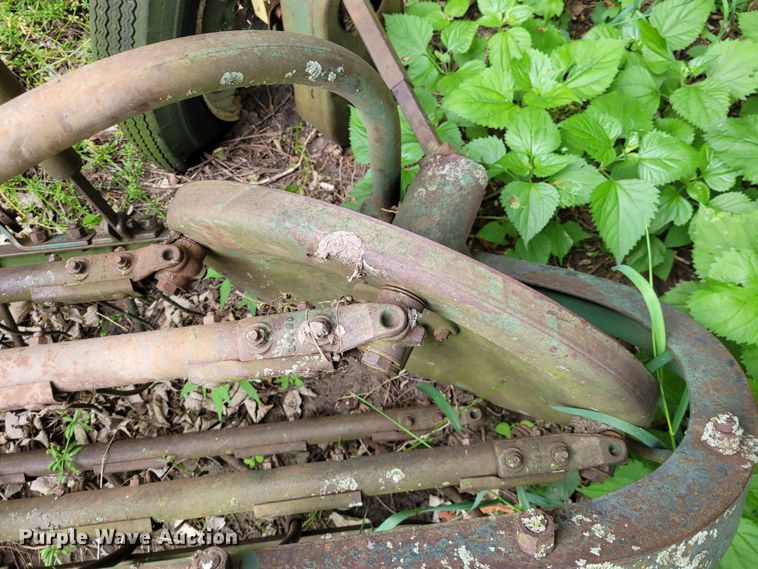 image for item NX9503 John Deere 896  hay rake