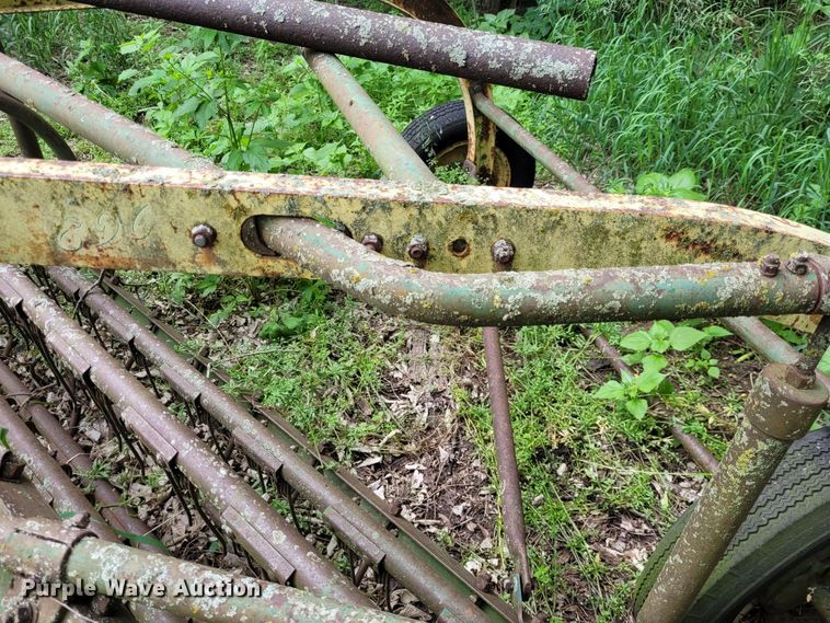 image for item NX9503 John Deere 896  hay rake