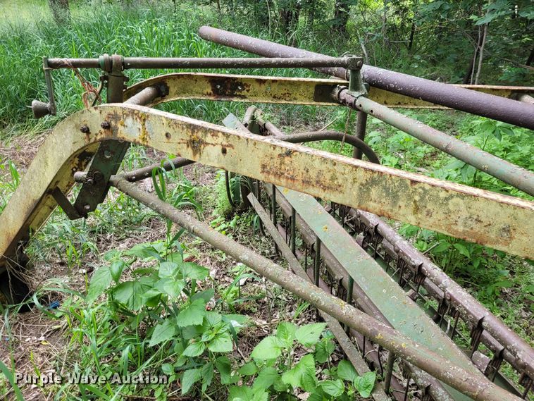 image for item NX9503 John Deere 896  hay rake