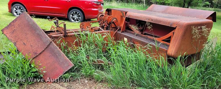 image for item NX9504 New Holland Hayliner 271  small square baler