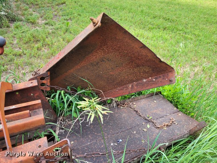 image for item NX9504 New Holland Hayliner 271  small square baler