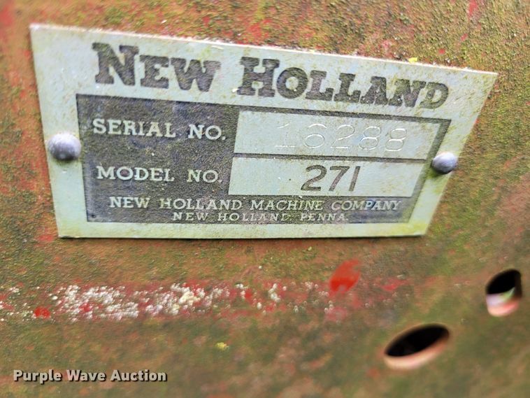 image for item NX9504 New Holland Hayliner 271  small square baler