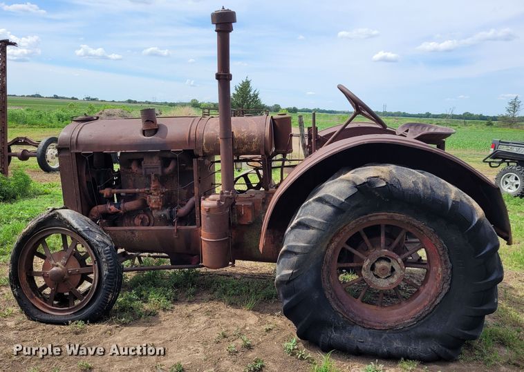 image for item NX9508 McCormick-Deering 1020  tractor