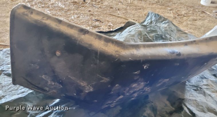 image for item NX9510 John Deere  tractor fenders