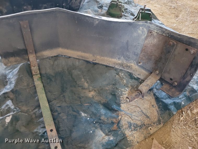 image for item NX9510 John Deere  tractor fenders