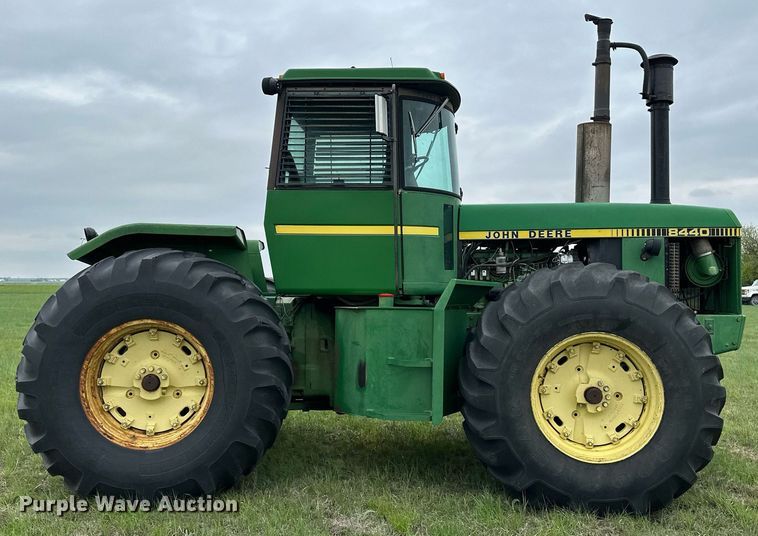 image for item NY9001 1982 John Deere 8440  4WD tractor