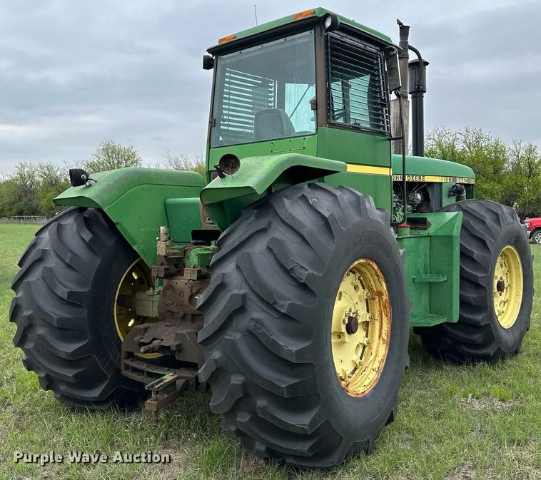 image for item NY9001 1982 John Deere 8440  4WD tractor