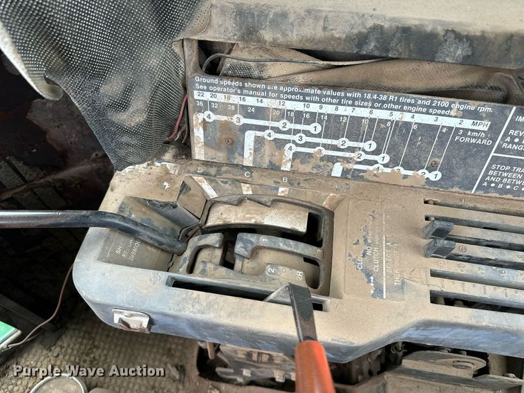 image for item NY9001 1982 John Deere 8440  4WD tractor