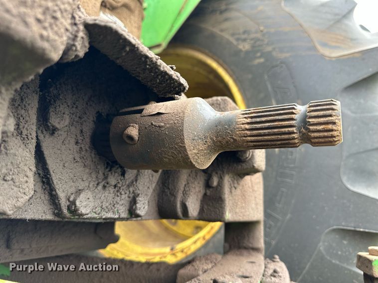 image for item NY9001 1982 John Deere 8440  4WD tractor