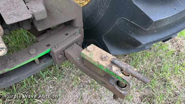 image for item NY9001 1982 John Deere 8440  4WD tractor