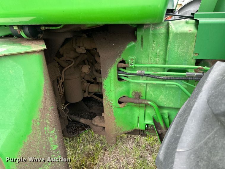 image for item NY9001 1982 John Deere 8440  4WD tractor