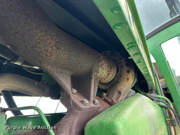 image for item NY9001 1982 John Deere 8440  4WD tractor