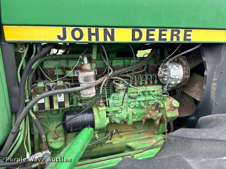 image for item NY9001 1982 John Deere 8440  4WD tractor
