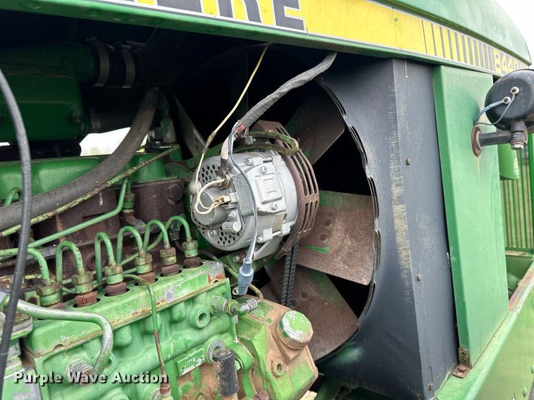 image for item NY9001 1982 John Deere 8440  4WD tractor
