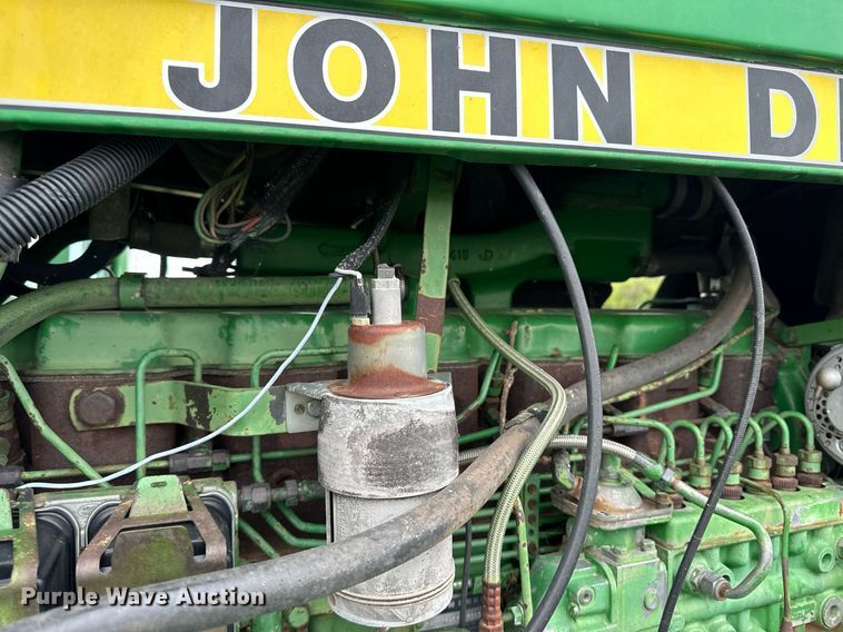 image for item NY9001 1982 John Deere 8440  4WD tractor