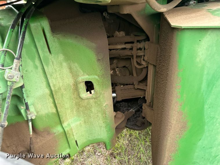 image for item NY9001 1982 John Deere 8440  4WD tractor