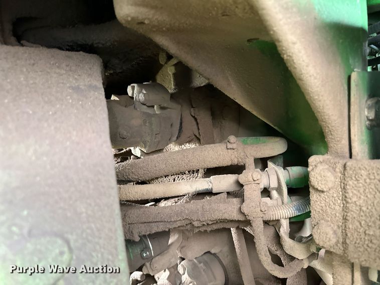 image for item NY9001 1982 John Deere 8440  4WD tractor