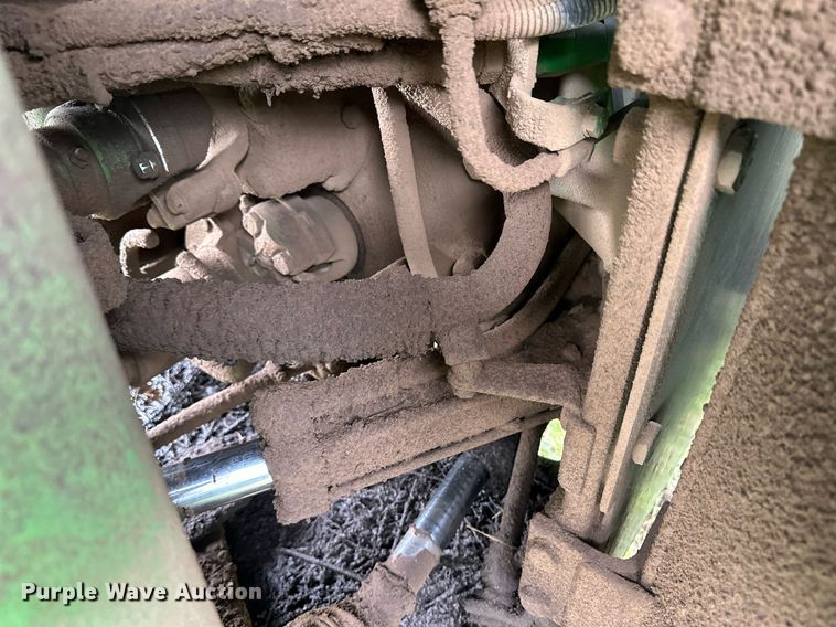 image for item NY9001 1982 John Deere 8440  4WD tractor