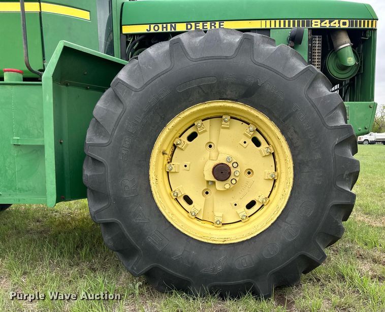 image for item NY9001 1982 John Deere 8440  4WD tractor