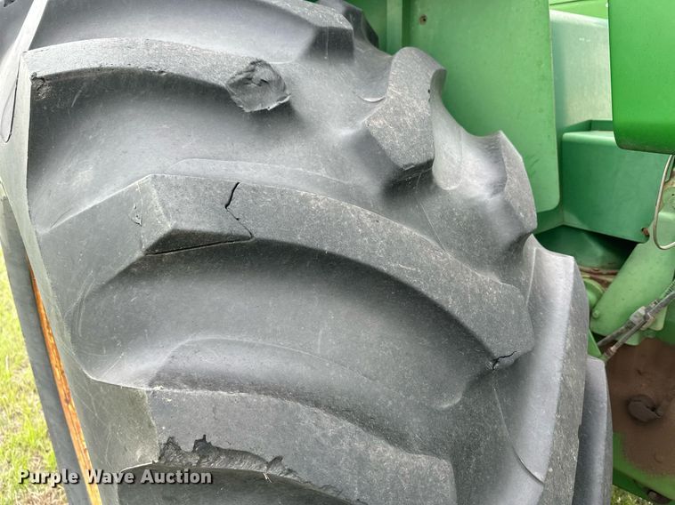 image for item NY9001 1982 John Deere 8440  4WD tractor