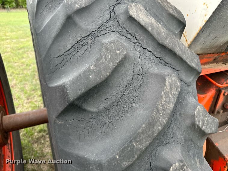 image for item NY9002 1975 Case 1370  tractor