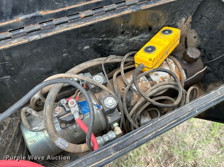 image for item NY9006 2010 Hillsboro  dump trailer