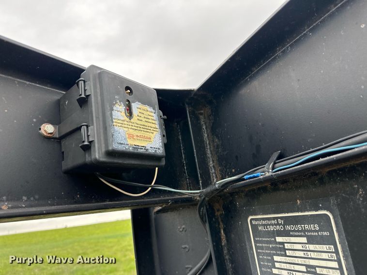 image for item NY9006 2010 Hillsboro  dump trailer