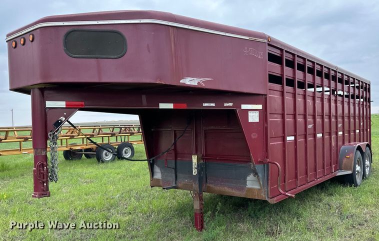 image for item NY9008 2001 Titan  livestock trailer