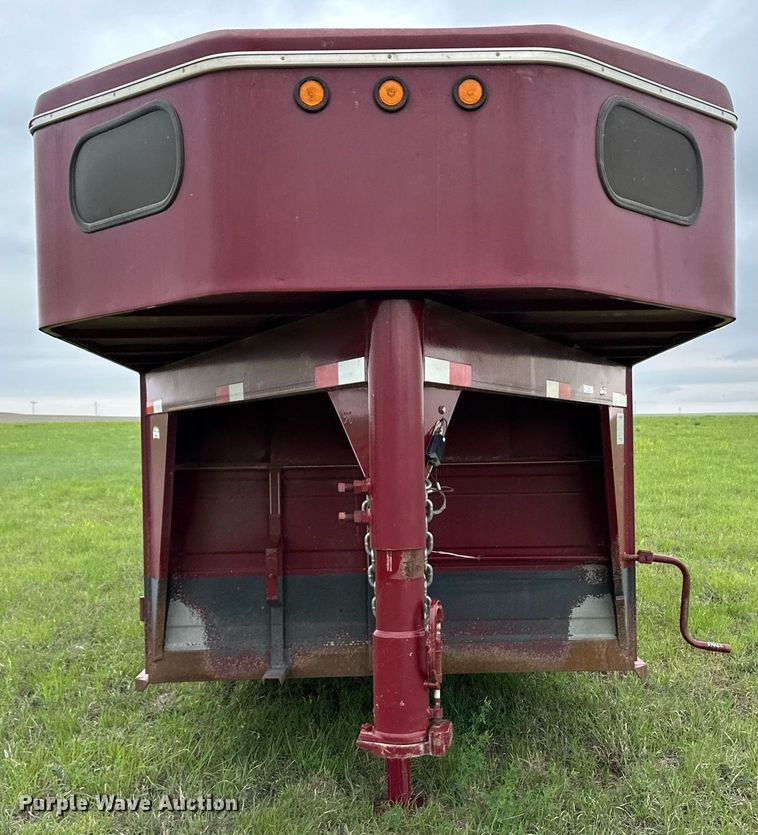 image for item NY9008 2001 Titan  livestock trailer