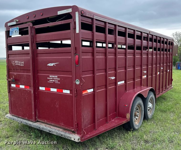 image for item NY9008 2001 Titan  livestock trailer
