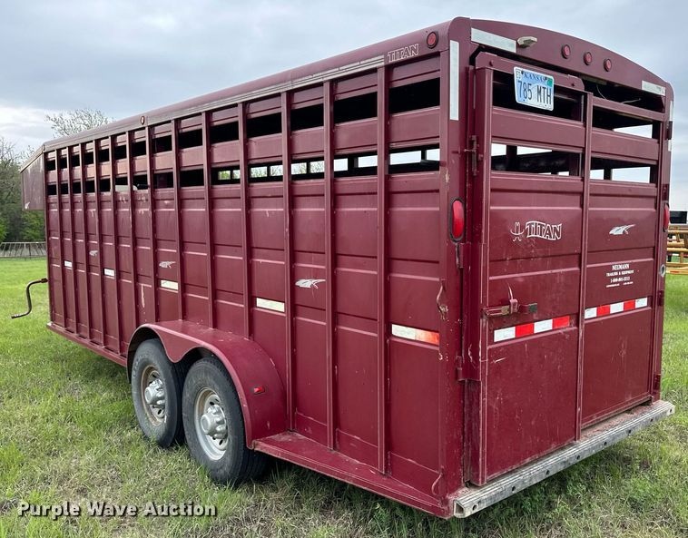 image for item NY9008 2001 Titan  livestock trailer