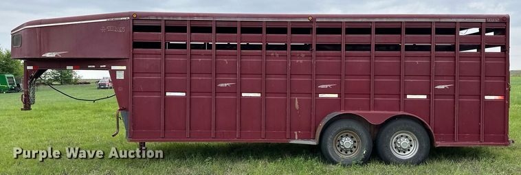 image for item NY9008 2001 Titan  livestock trailer
