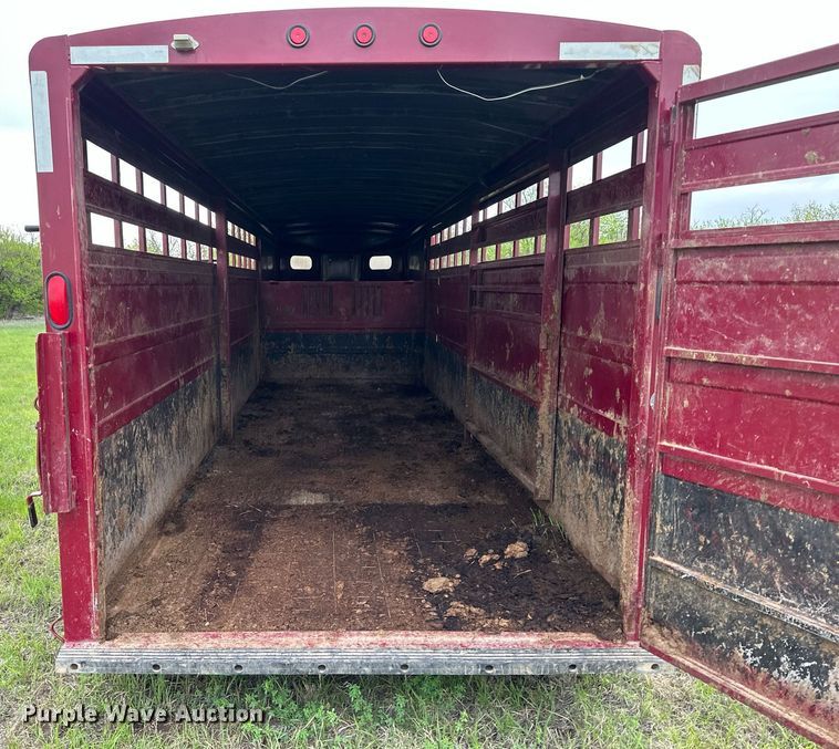 image for item NY9008 2001 Titan  livestock trailer