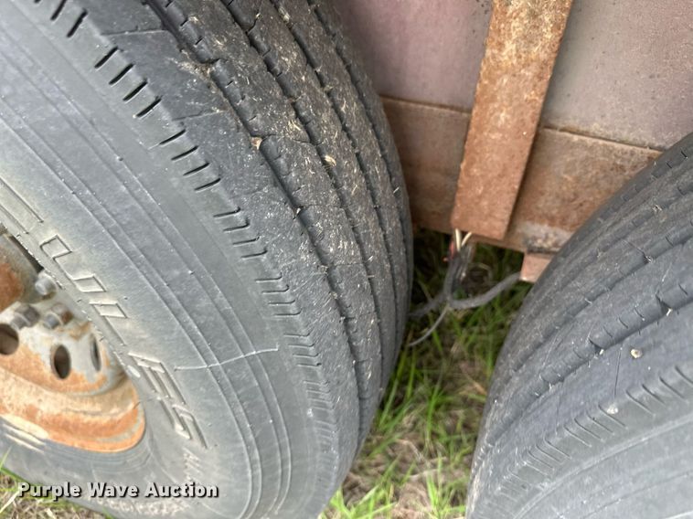 image for item NY9008 2001 Titan  livestock trailer