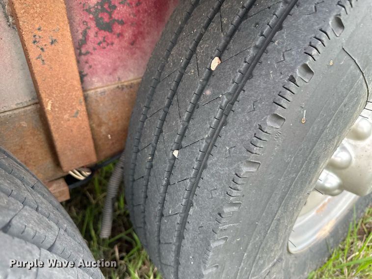 image for item NY9008 2001 Titan  livestock trailer