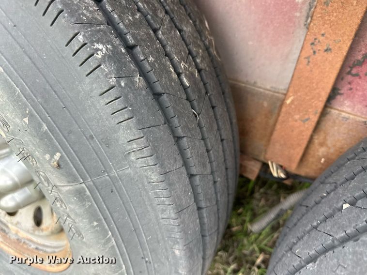 image for item NY9008 2001 Titan  livestock trailer