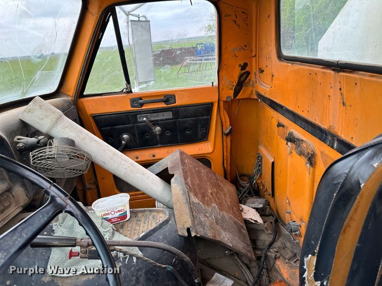 image for item NY9014 1977 GMC 9500  tank truck