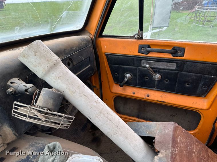 image for item NY9014 1977 GMC 9500  tank truck