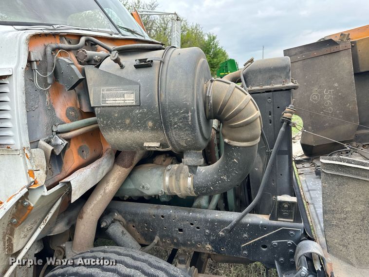 image for item NY9014 1977 GMC 9500  tank truck