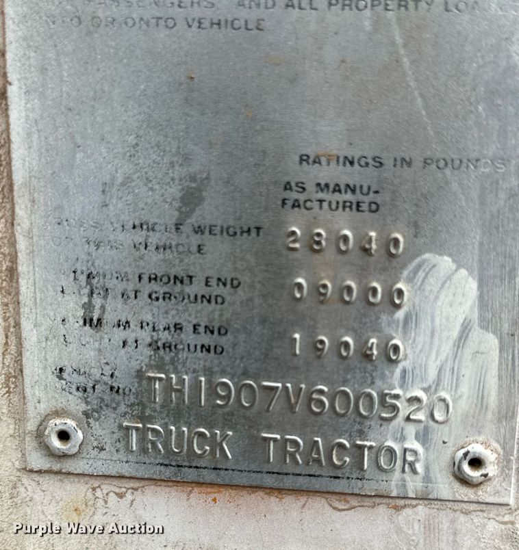 image for item NY9014 1977 GMC 9500  tank truck