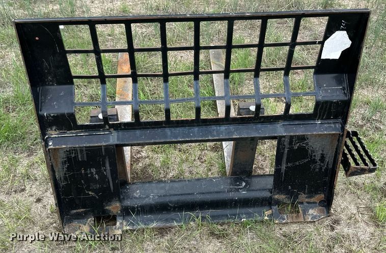 image for item NY9015 Caterpillar  skid steer forks