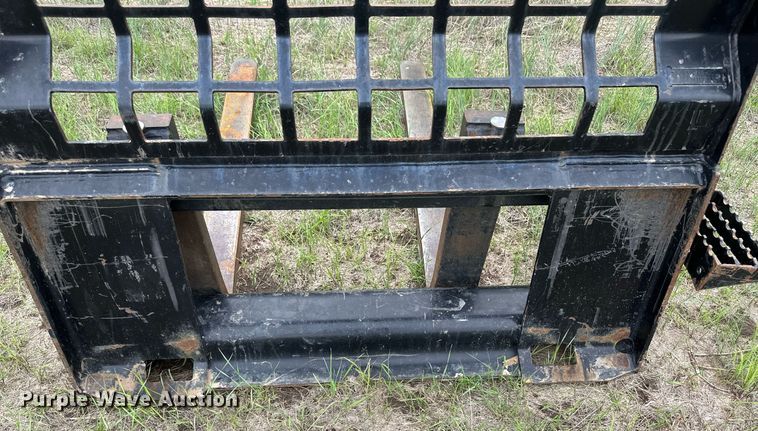 image for item NY9015 Caterpillar  skid steer forks