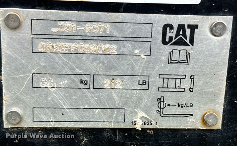 image for item NY9015 Caterpillar  skid steer forks