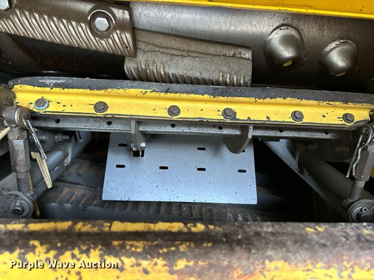 image for item NY9024 1993 New Holland TR96  combine