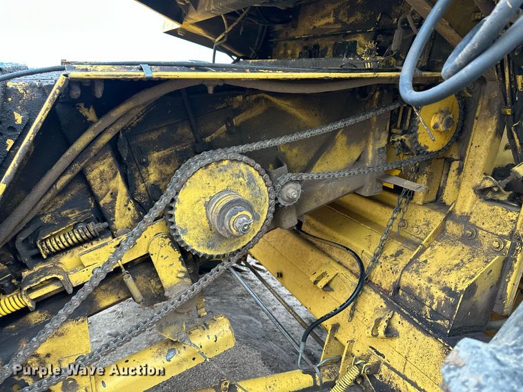 image for item NY9024 1993 New Holland TR96  combine