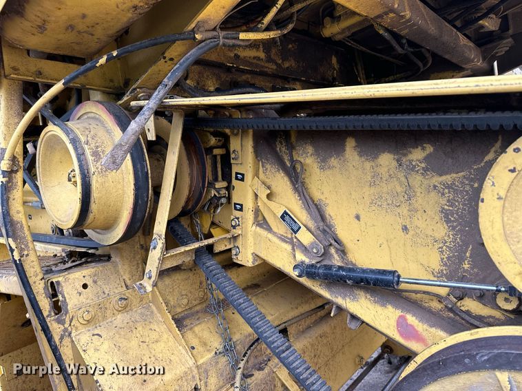 image for item NY9024 1993 New Holland TR96  combine