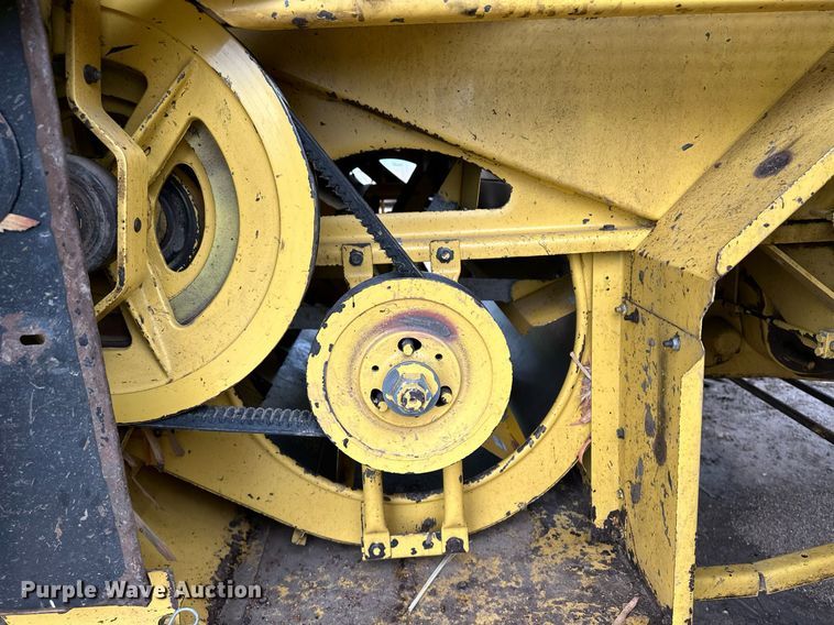 image for item NY9024 1993 New Holland TR96  combine