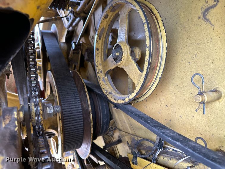 image for item NY9024 1993 New Holland TR96  combine