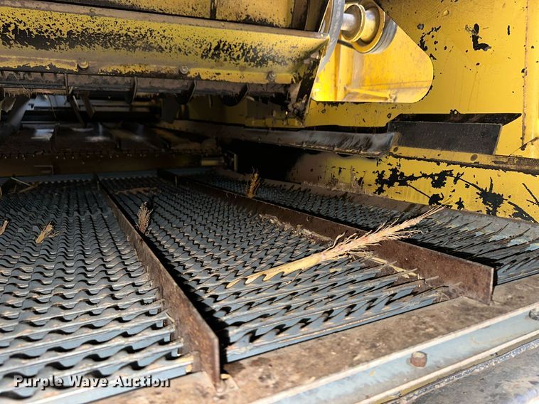 image for item NY9024 1993 New Holland TR96  combine