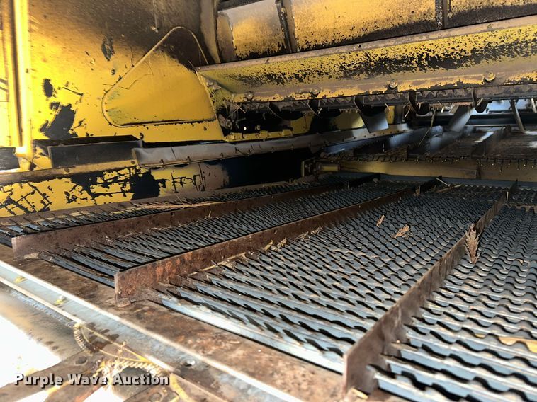 image for item NY9024 1993 New Holland TR96  combine